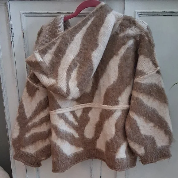 POL Brown and Cream Hooded Sweater - Picture 5 of 7